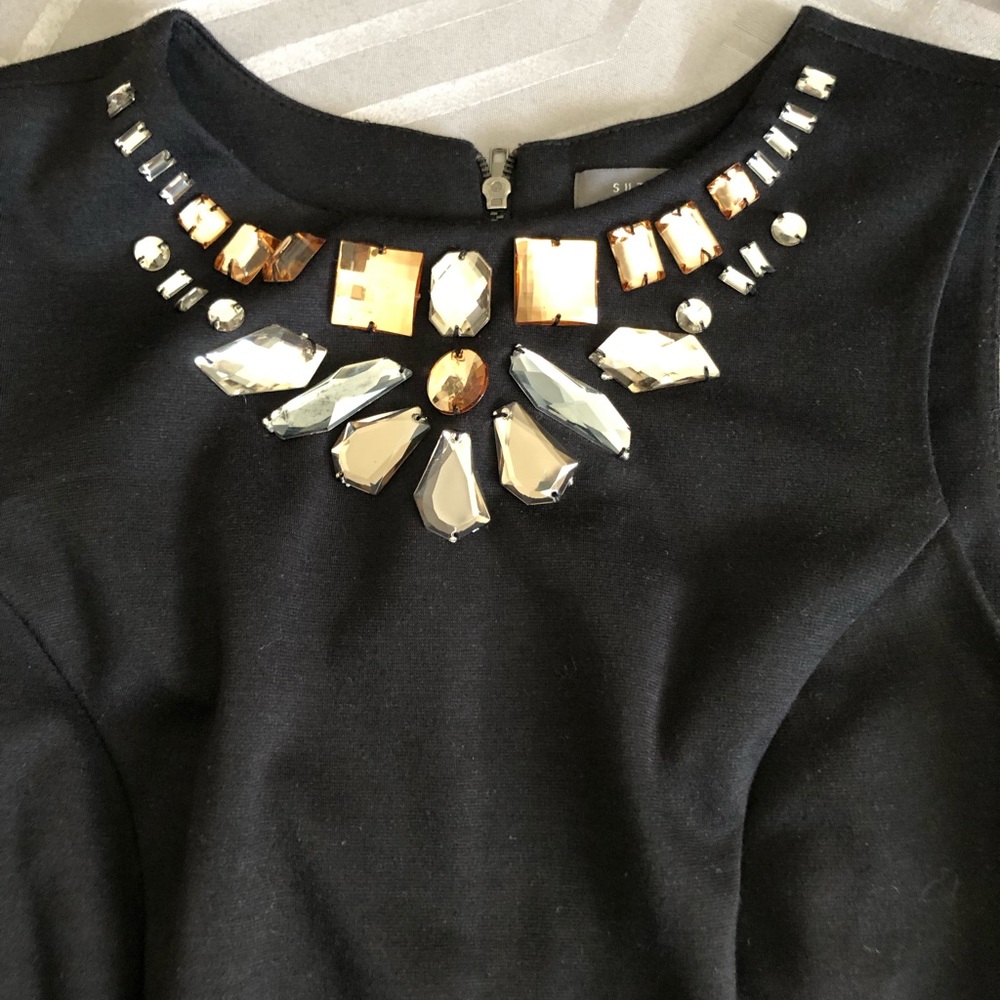 Dress - Picture 2 of 4